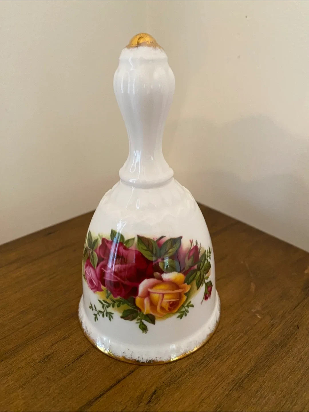 Royal Albert (Old Country Roses) Bell image indicator(2)
