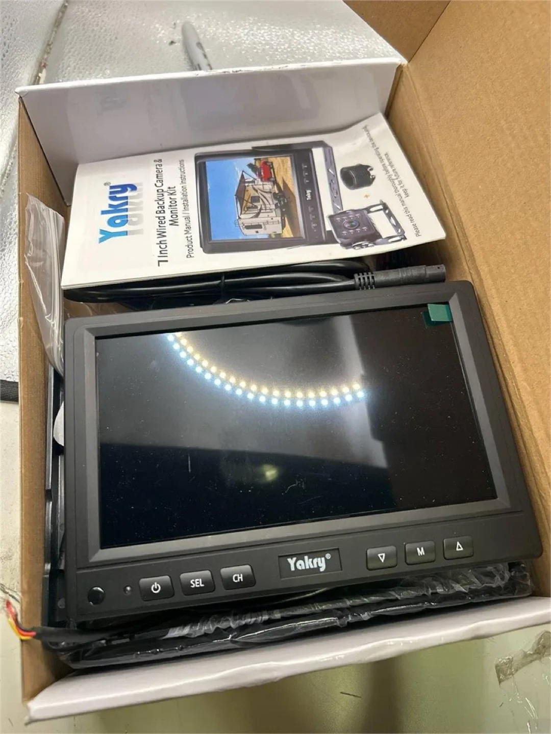 Yakry 7" Wired Backup Camera Kit - Like New! image indicator(5)