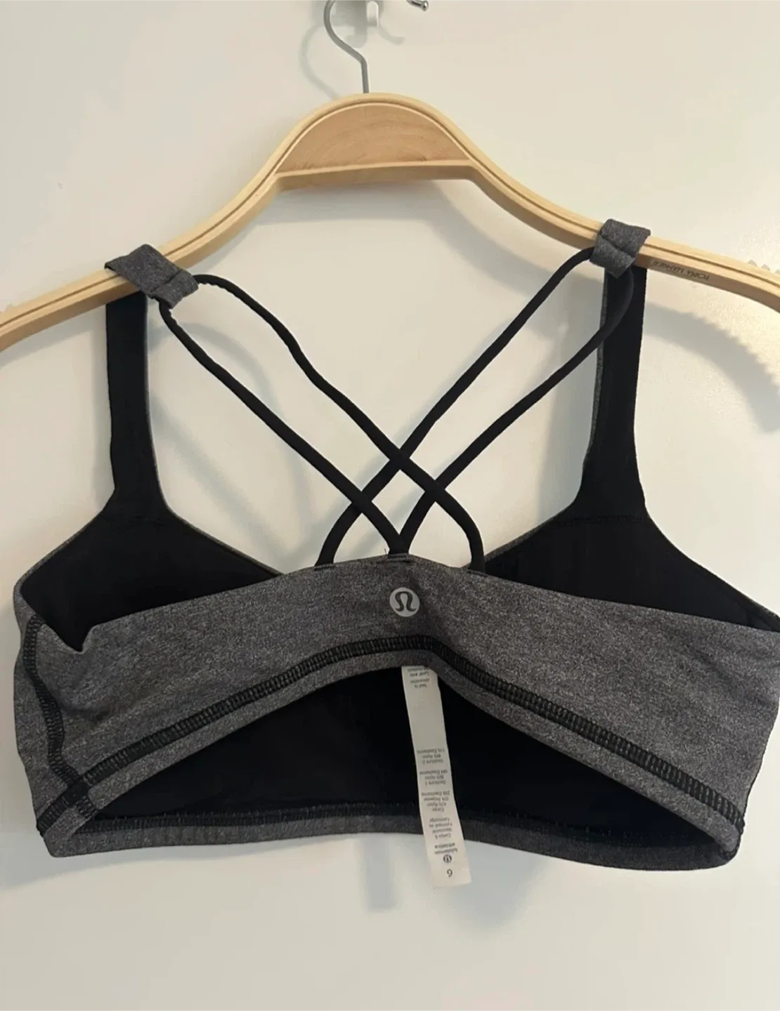 Lululemon Sports Bra image indicator(2)