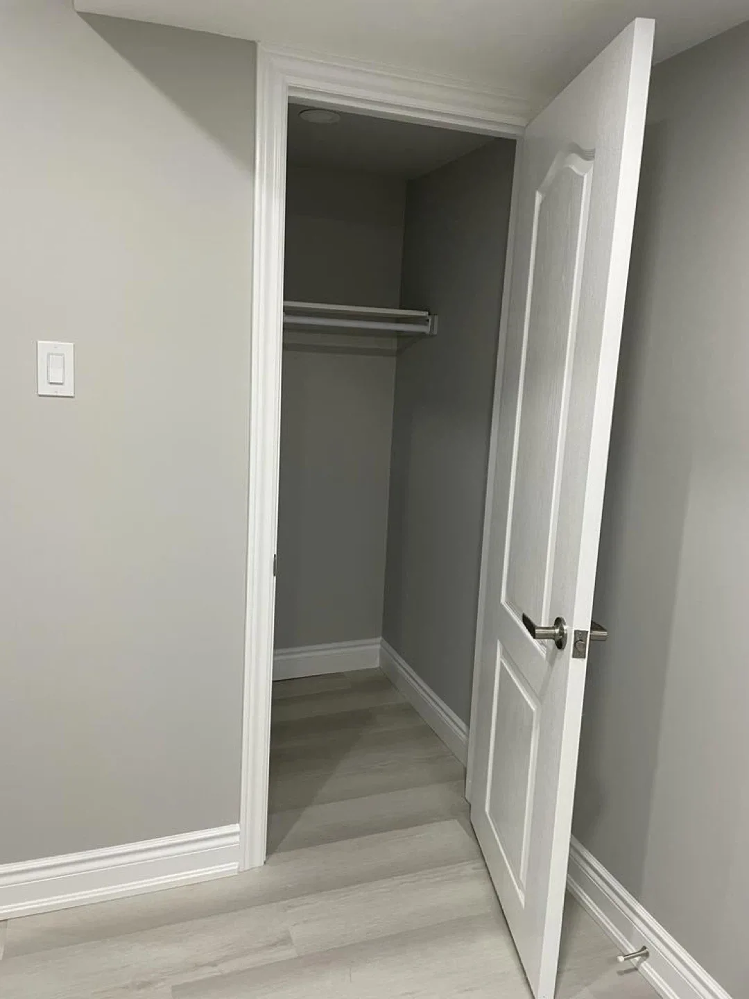 3 bedrooms basement for rent image indicator(4)