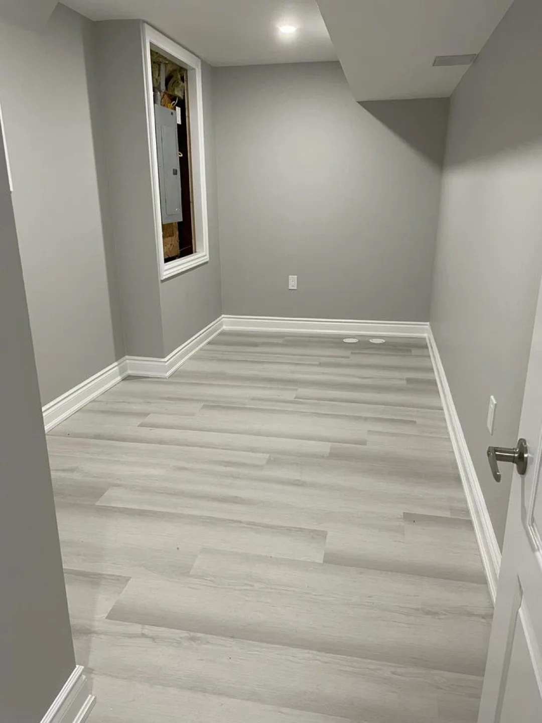 3 bedrooms basement for rent image indicator(7)