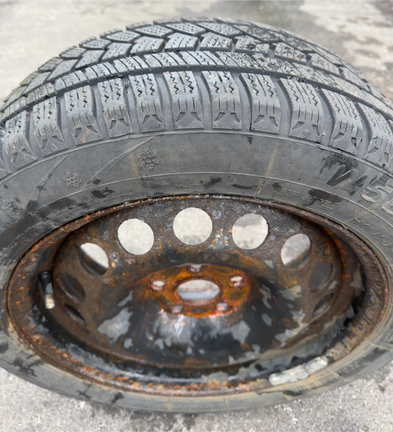 Set of 4 Winter Tires - 205/55R16 - photo 5