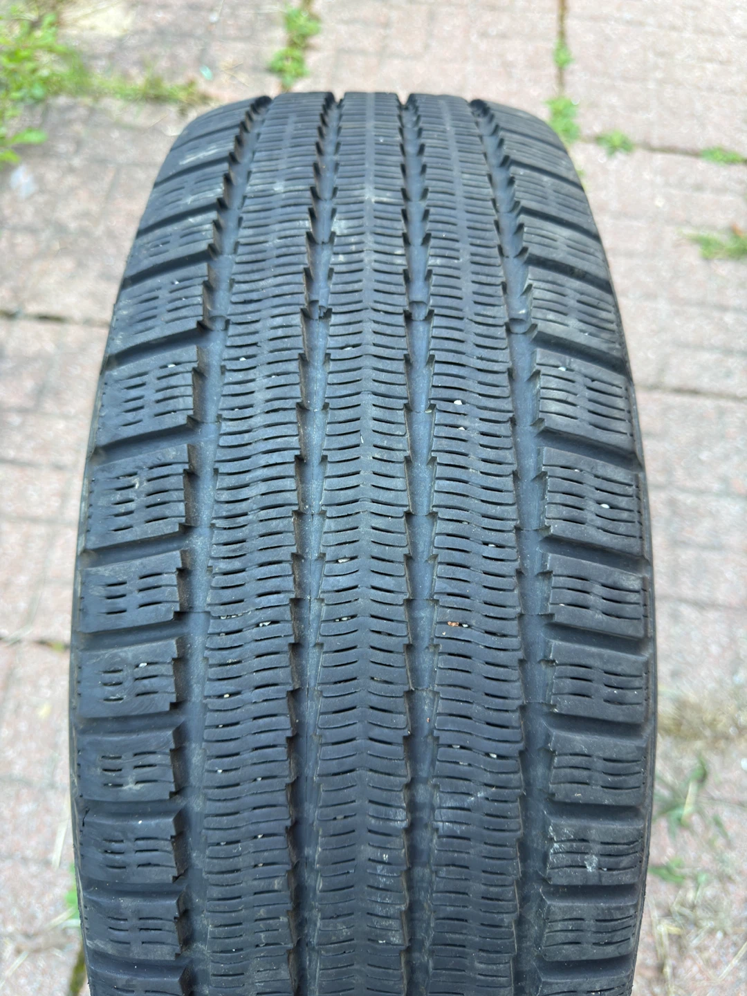 Set of 4 Arctic Claw Winter Tires 205/70R15 - photo 4