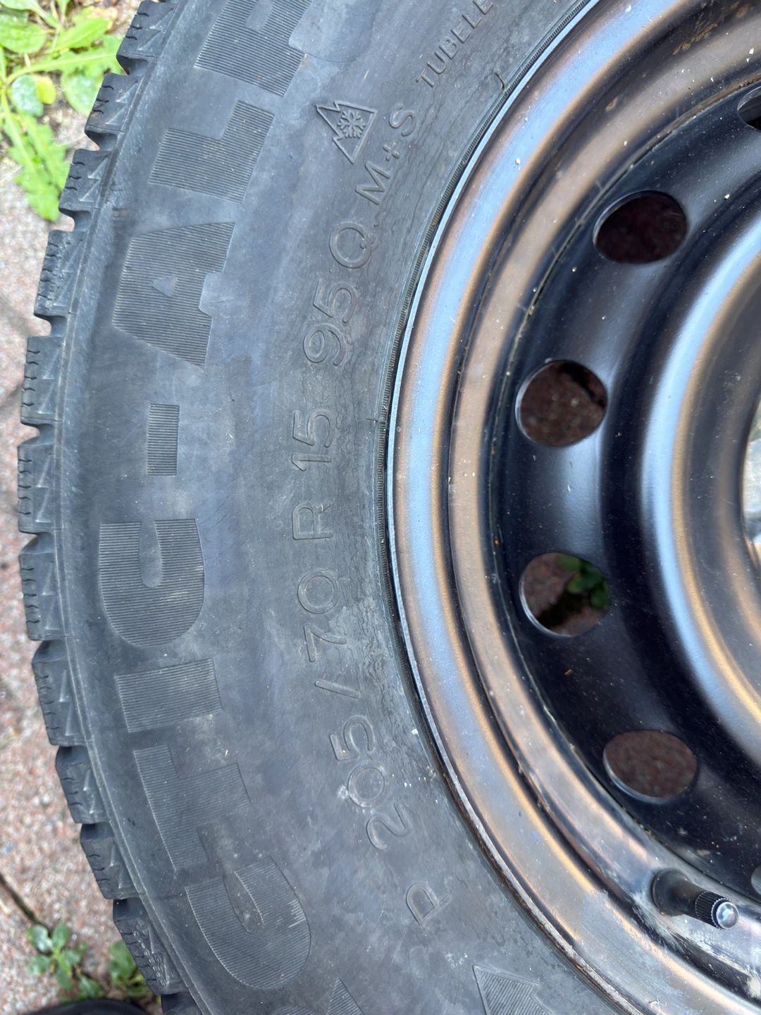 Set of 4 Arctic Claw Winter Tires 205/70R15 - photo 3