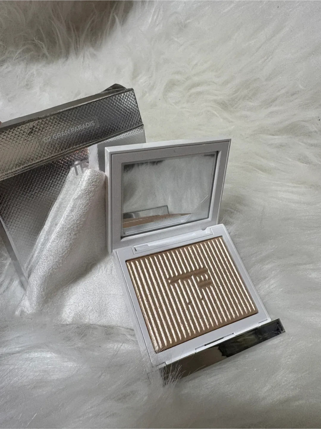 Ton Ford makeup bundle image indicator(4)