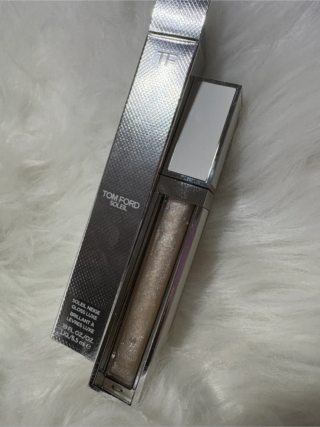 Ton Ford makeup bundle image indicator(5)