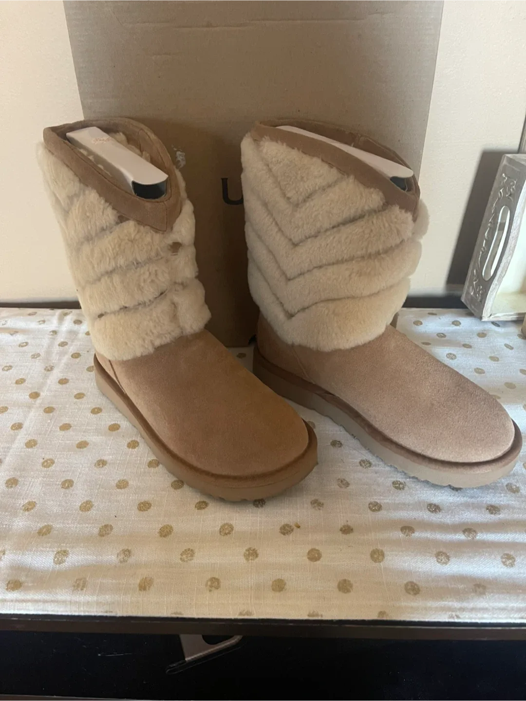 UGG Boots Size 7 image indicator(8)