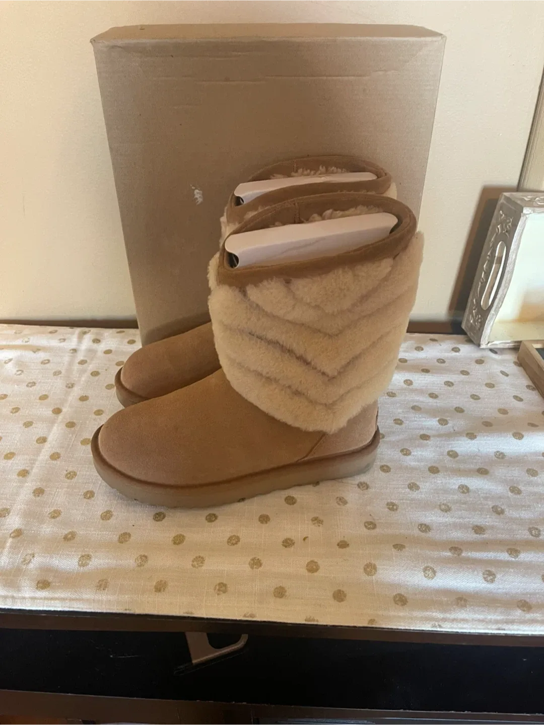 UGG Boots Size 7 image indicator(7)