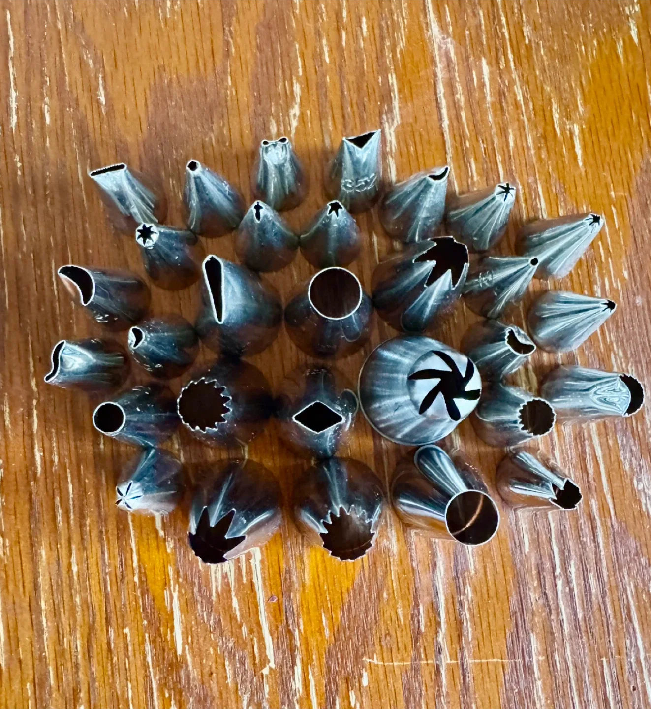 Cake Decorating Piping Tips - Set of Various Tips image indicator(3)