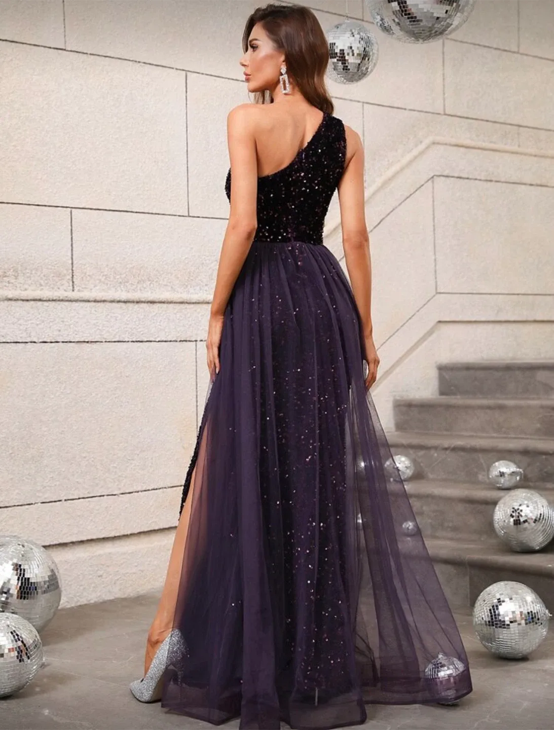 One Shoulder shiny dress image indicator(3)
