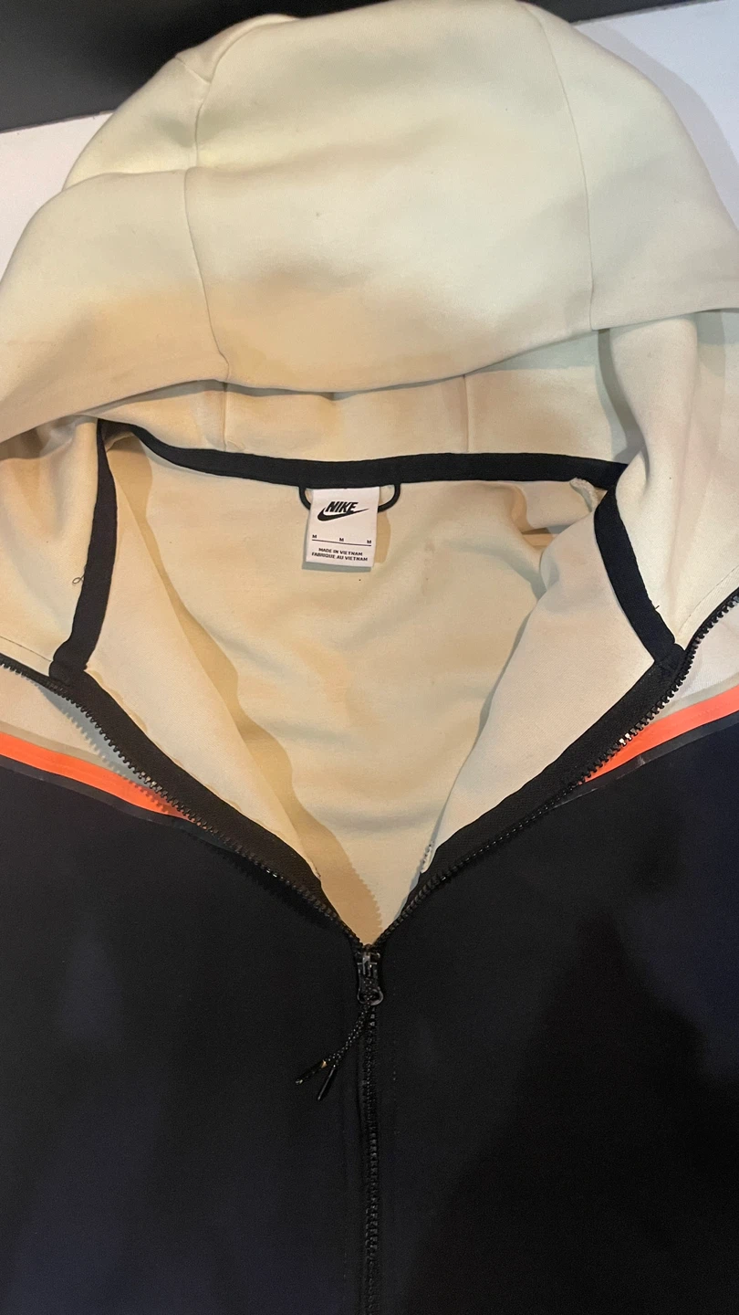 Nike Tech Fleece Hoodie & Shorts - Size M - photo 5