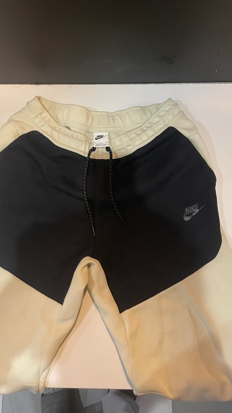 Nike Tech Fleece Hoodie & Shorts - Size M - photo 2