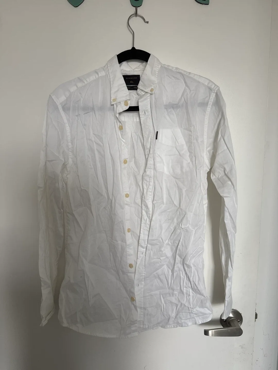 Quiksilver White Button-Up Shirt - Size M