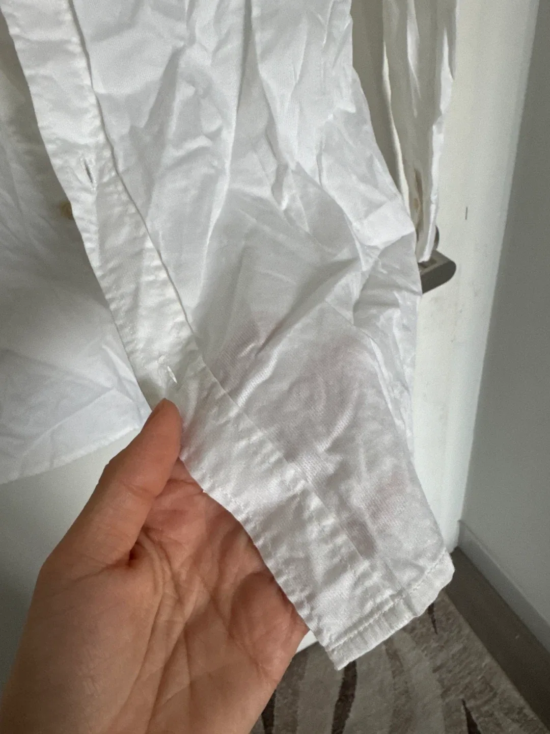 Quiksilver White Button-Up Shirt - Size M image indicator(3)