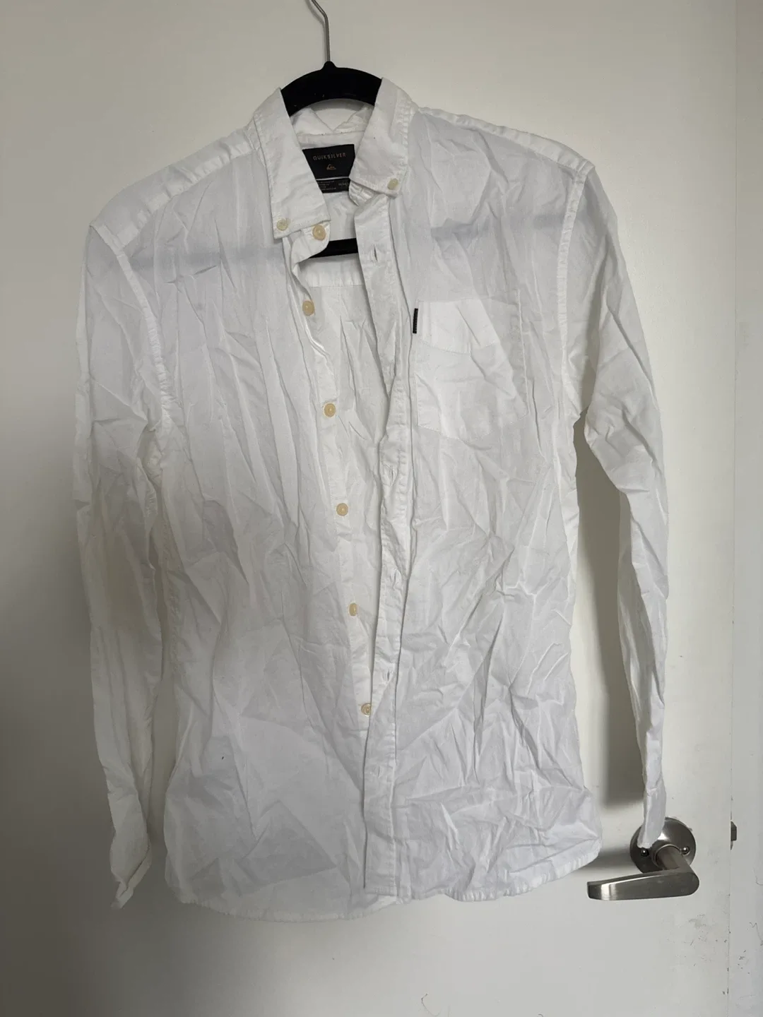 Quiksilver White Button-Up Shirt - Size M image indicator(4)
