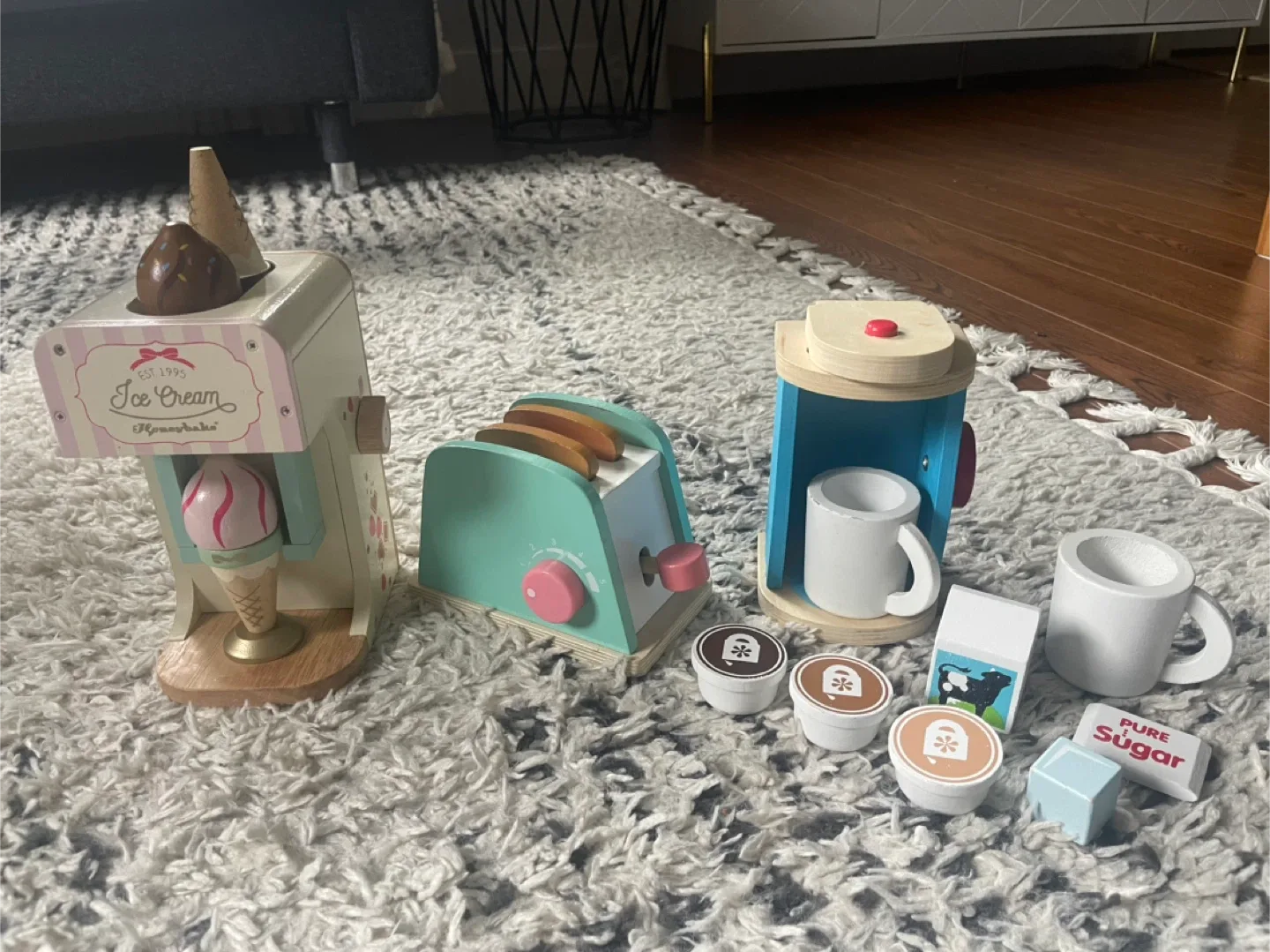 IKEA Kids Kitchen with Accessories image indicator(3)