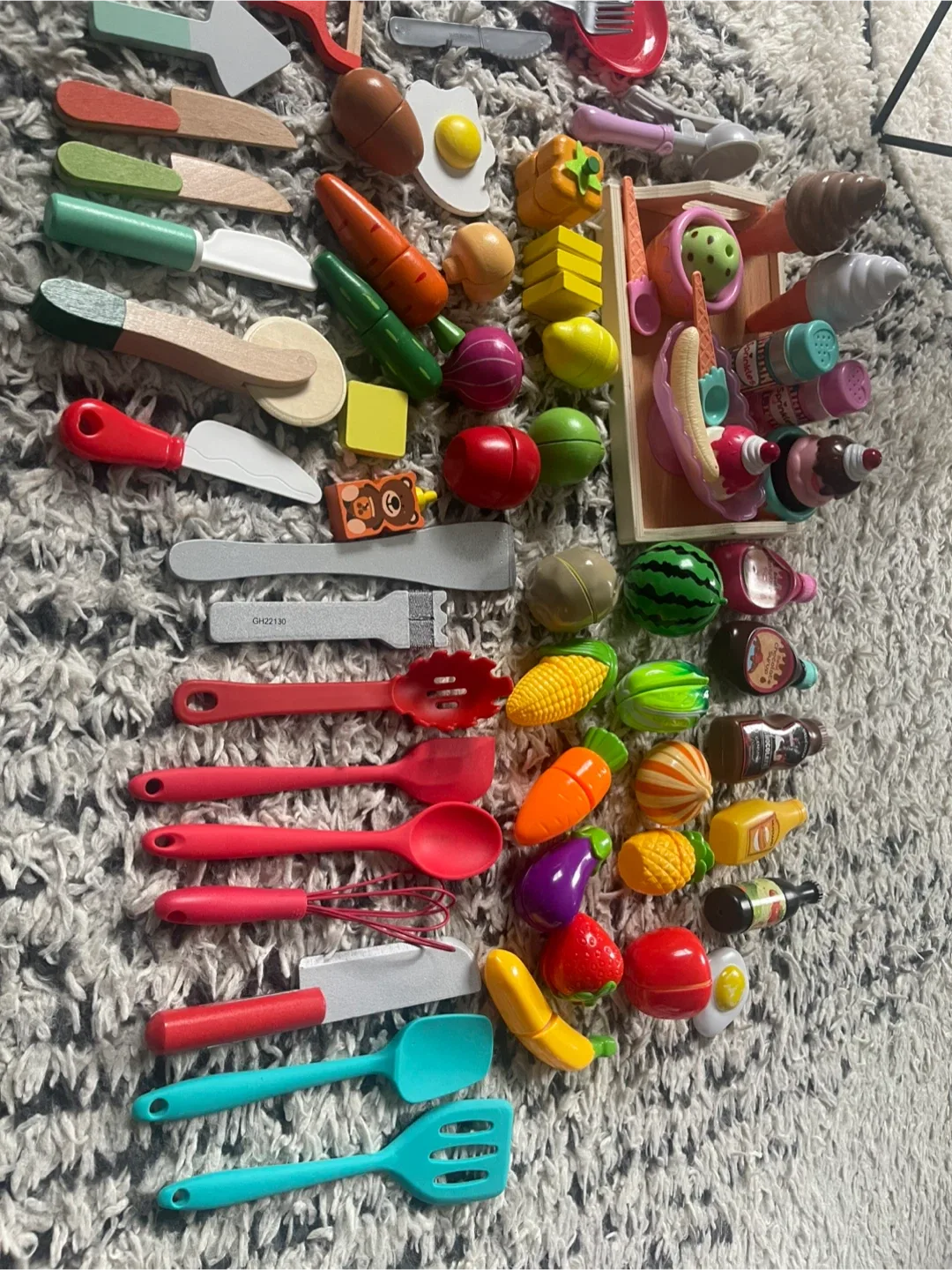 IKEA Kids Kitchen with Accessories image indicator(5)