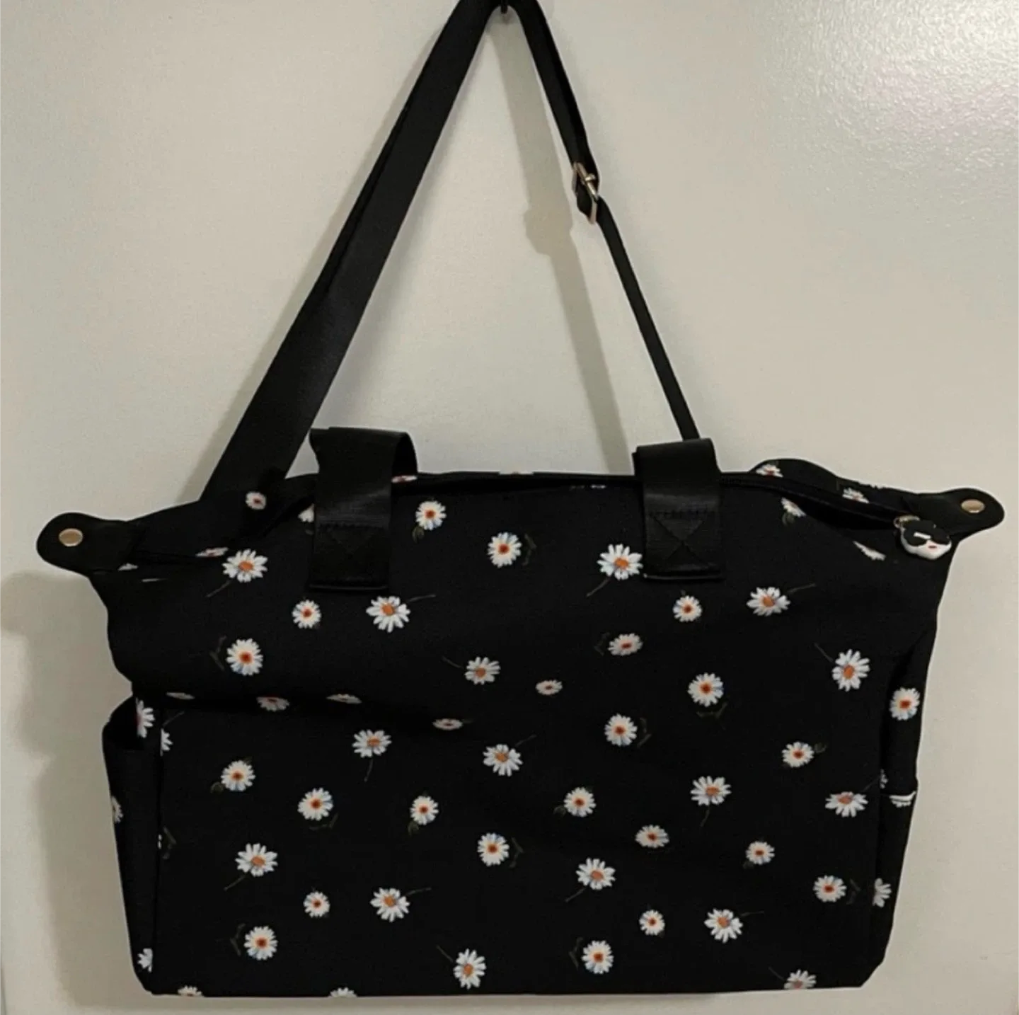 NWOT Alice + Olivia Floral Daisy Weekender Duffle Bag image indicator(8)