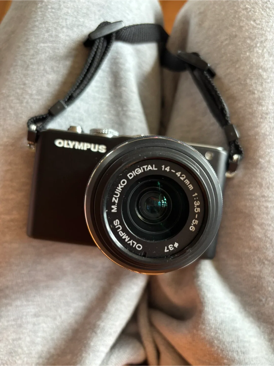 Olympus E-PL3 Camera w/ 14-42mm Lens