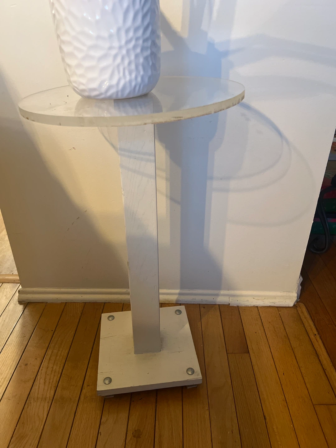 Cute White Accent Table - photo 2
