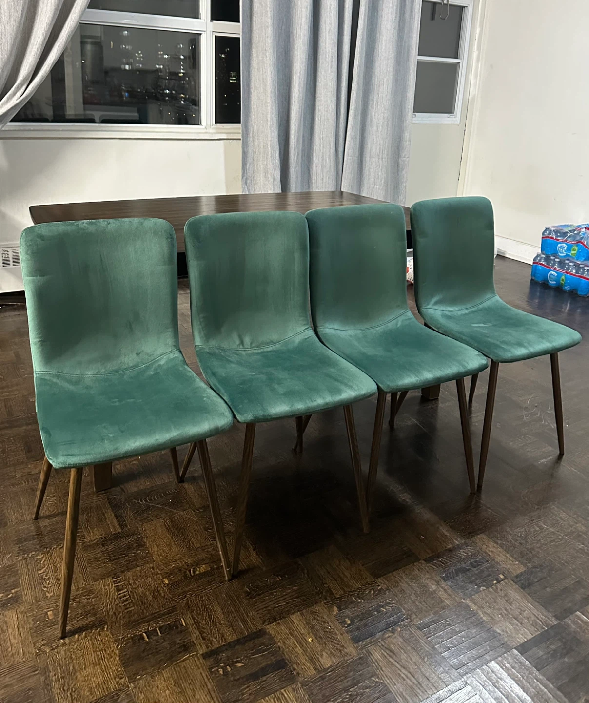 Dining Table with 4 Green Velvet Chairs - photo 5