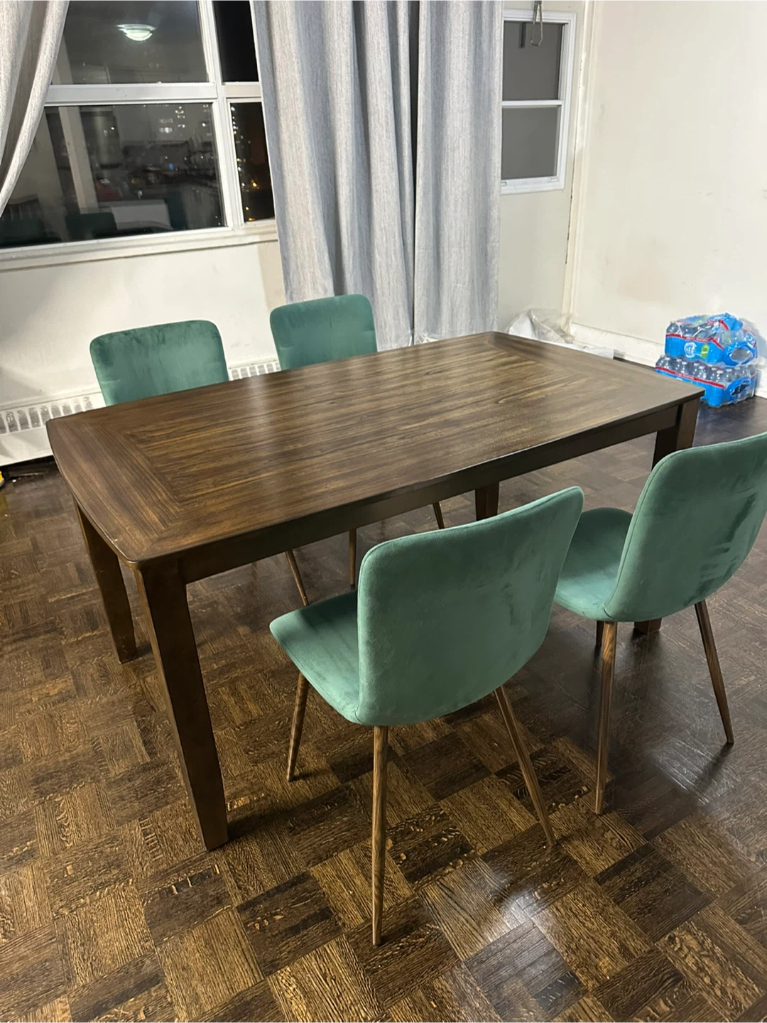 Dining Table with 4 Green Velvet Chairs - photo 2
