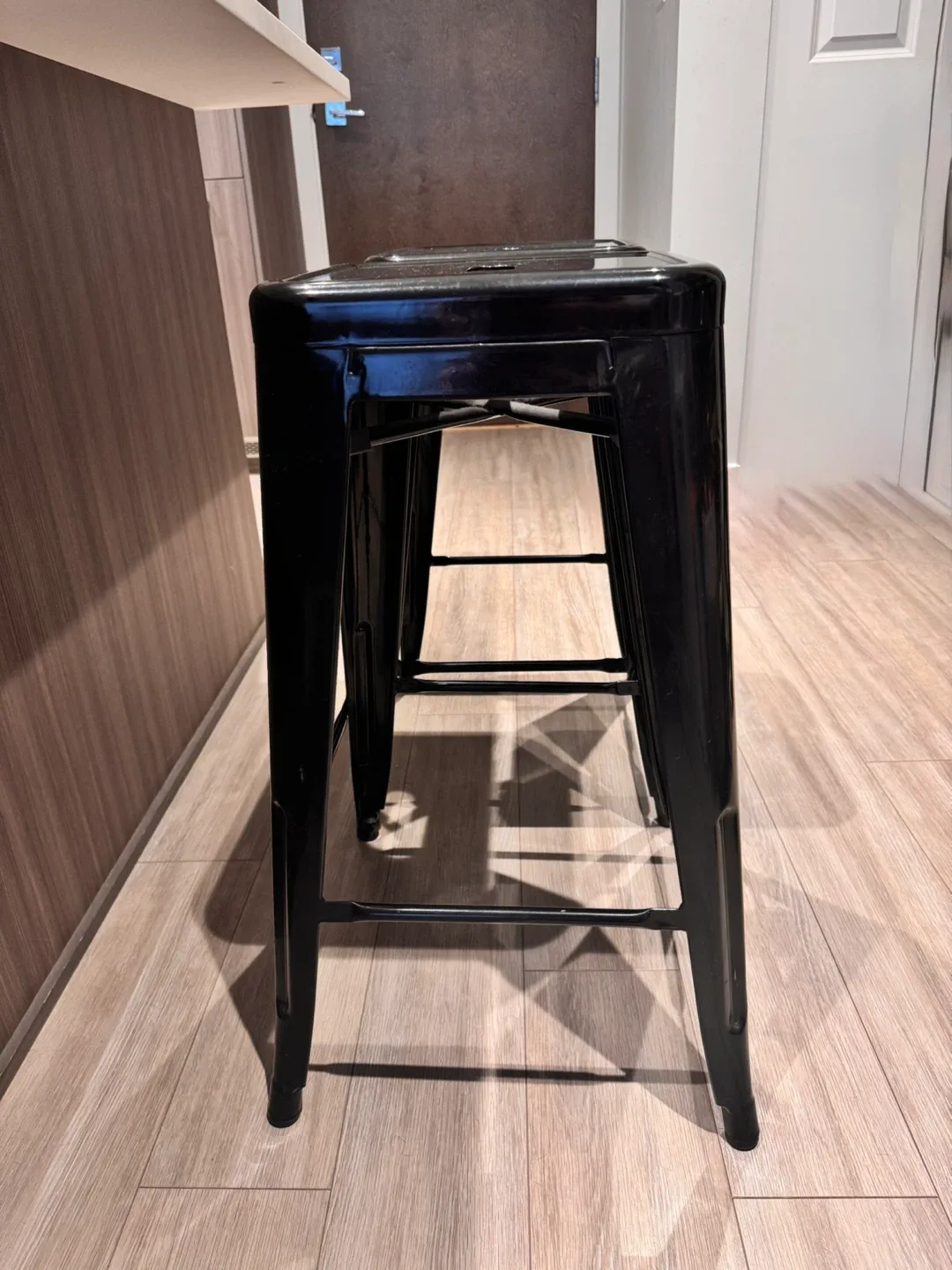 Set of 2 Black Metal Bar Stools image indicator(3)