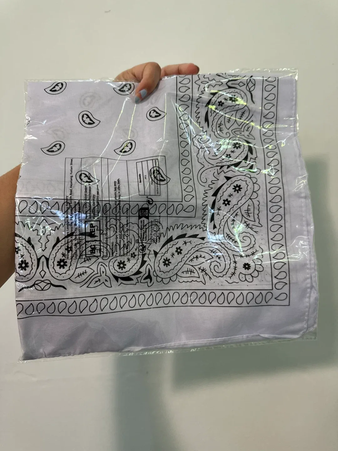 New White Paisley Bandana image indicator(2)