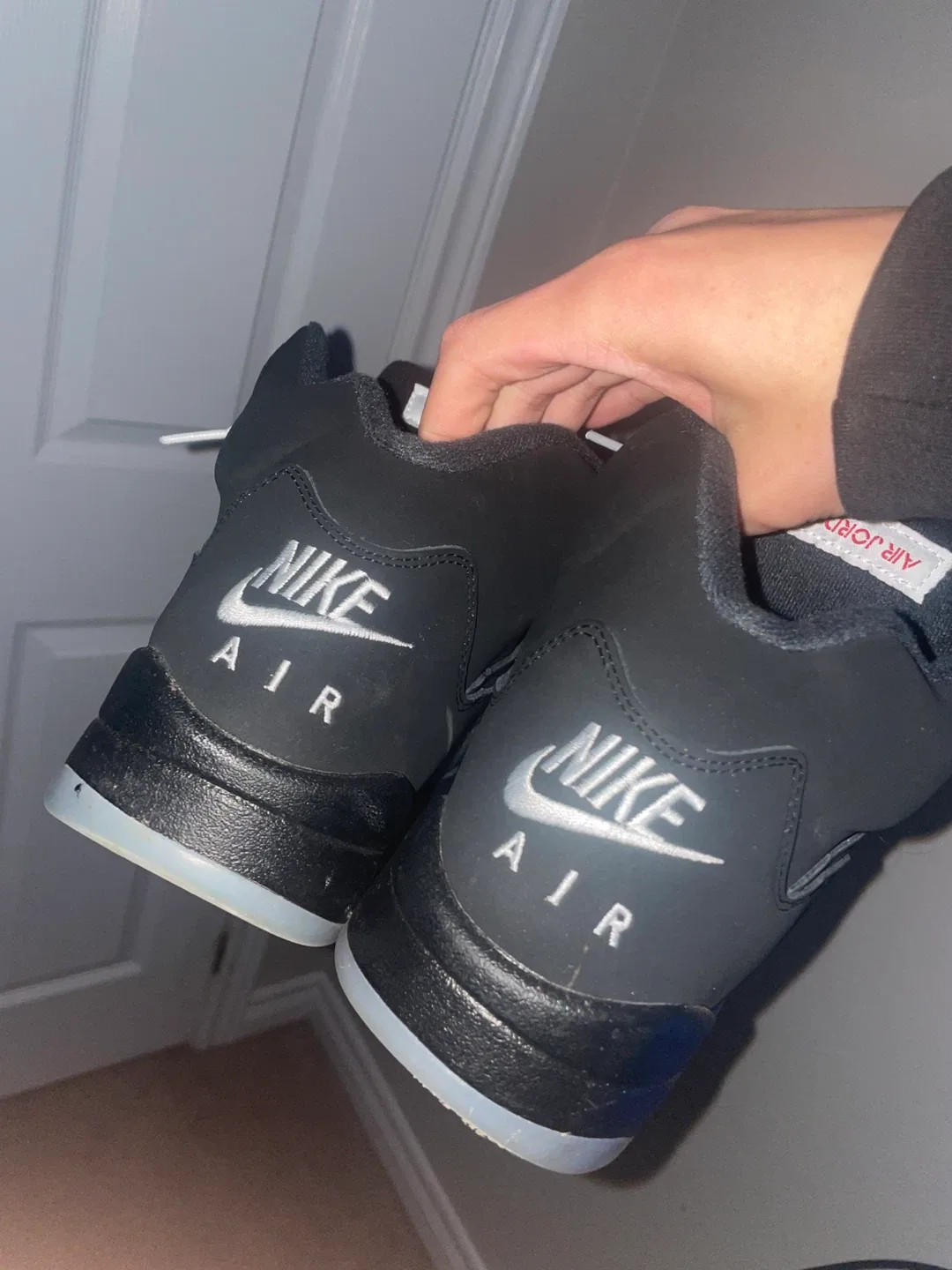 Nike Air Jordan 5 metallic image indicator(2)