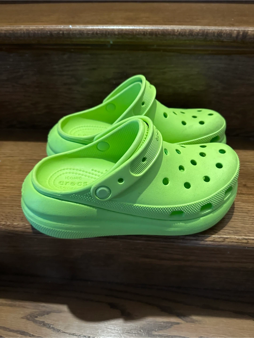 Crocs Classic Crush Clog - Size 8- Green - photo 2