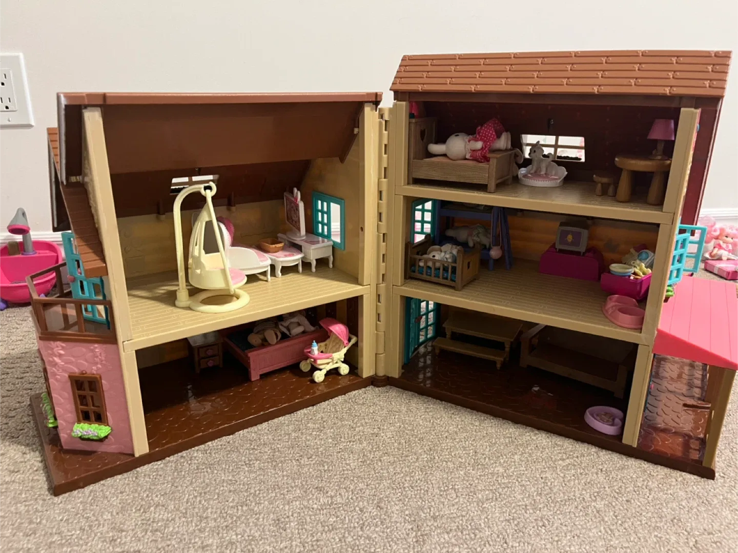 Li'l Woodzeez Honeysuckle Hillside Cottage image indicator(2)