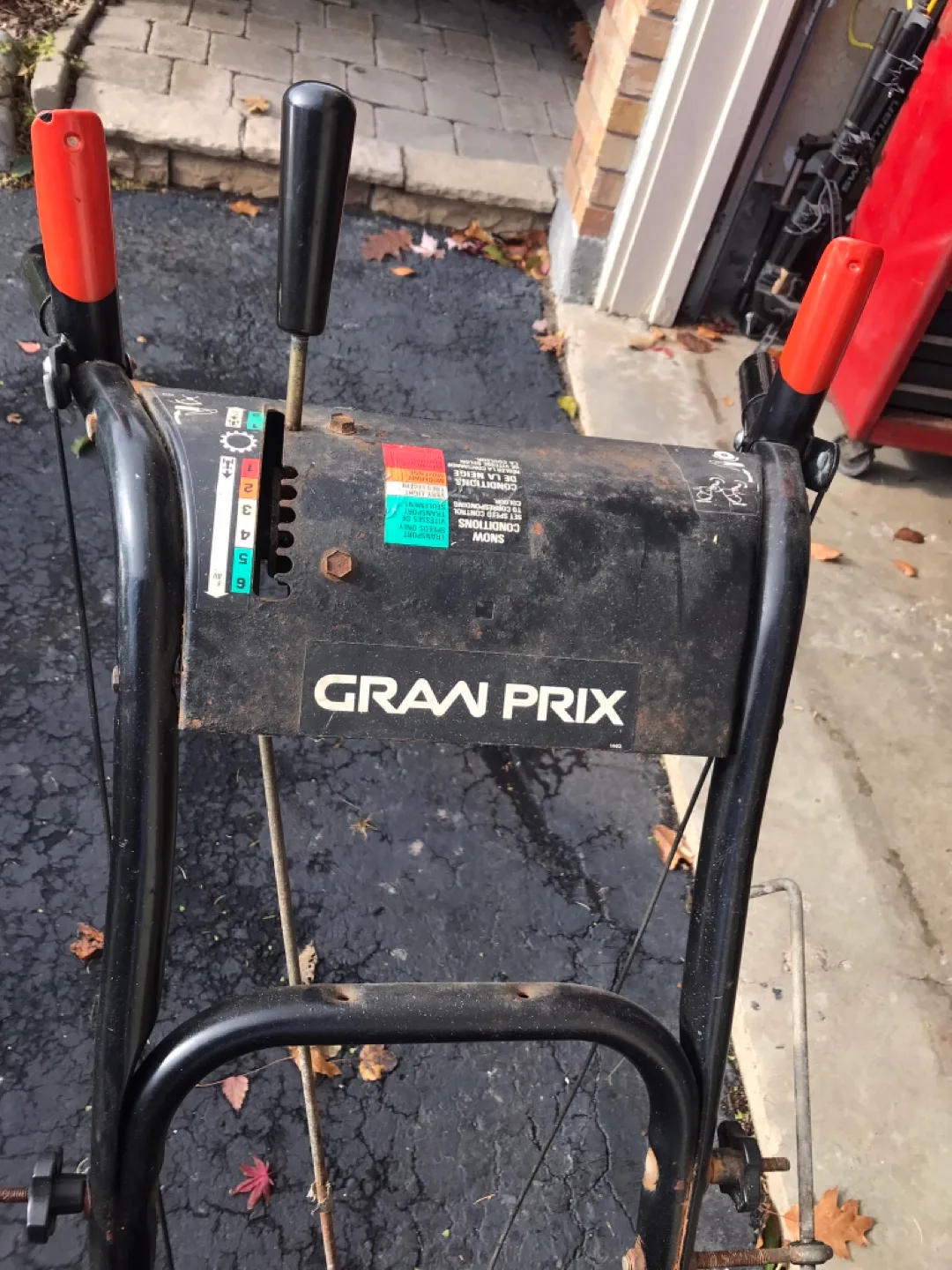 Gran Prix Snowblower 8hp image indicator(2)