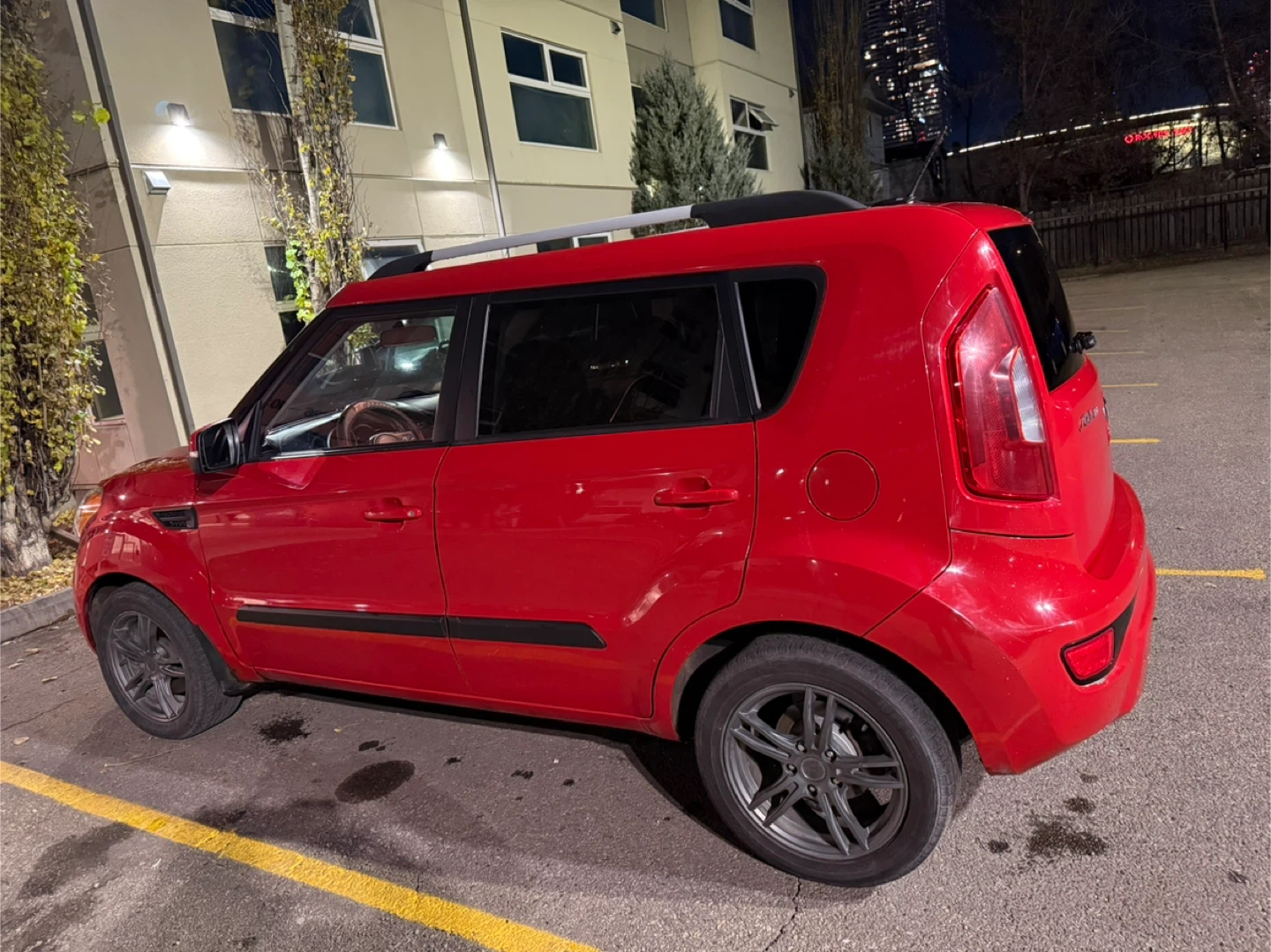 Red Kia Soul - photo 4
