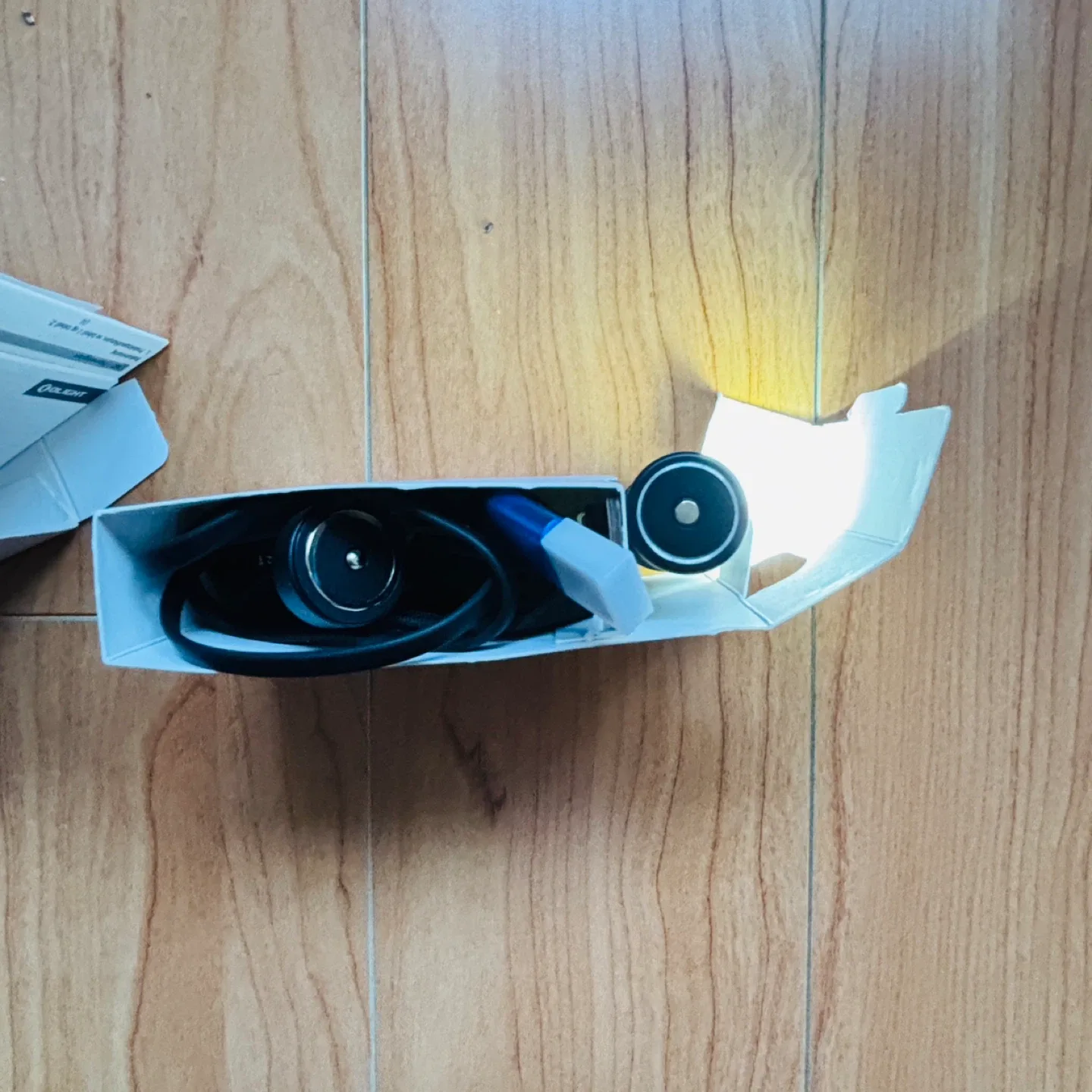 *New* $106 Olight Perun 3 Mini Flashlight with Headlamp image indicator(4)