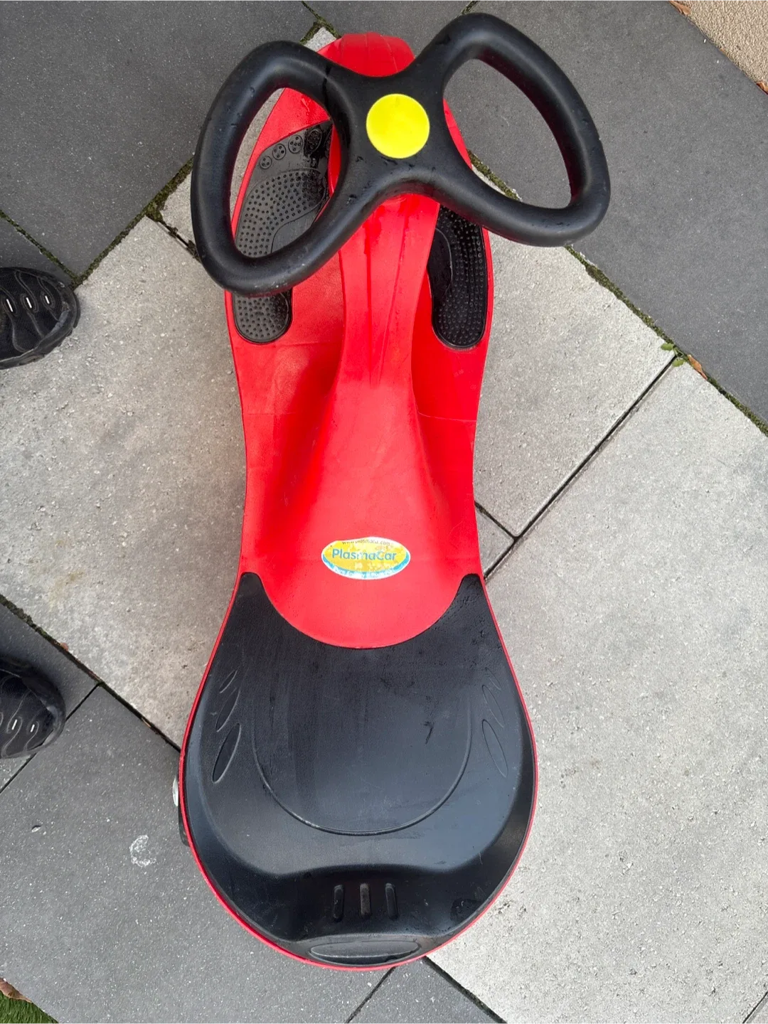 PlasmaCar Ride-On Toy - Red & Black image indicator(2)