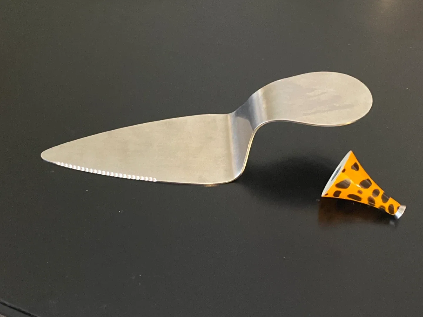 “Gallerie” 4-in-1 Glass Pedestal Cake Stand with Dome Lid! image indicator(7)