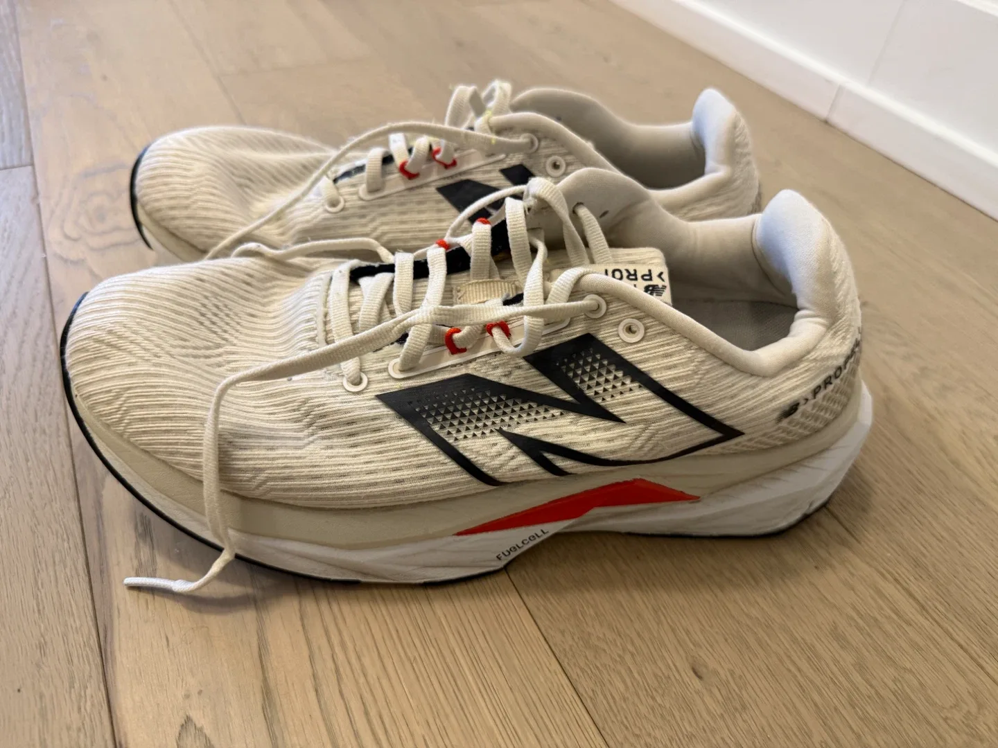 New Balance FuelCell Propel v4 Running Shoes men size 9 image indicator(2)