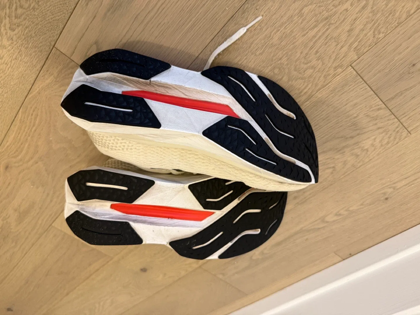 New Balance FuelCell Propel v4 Running Shoes men size 9 image indicator(3)