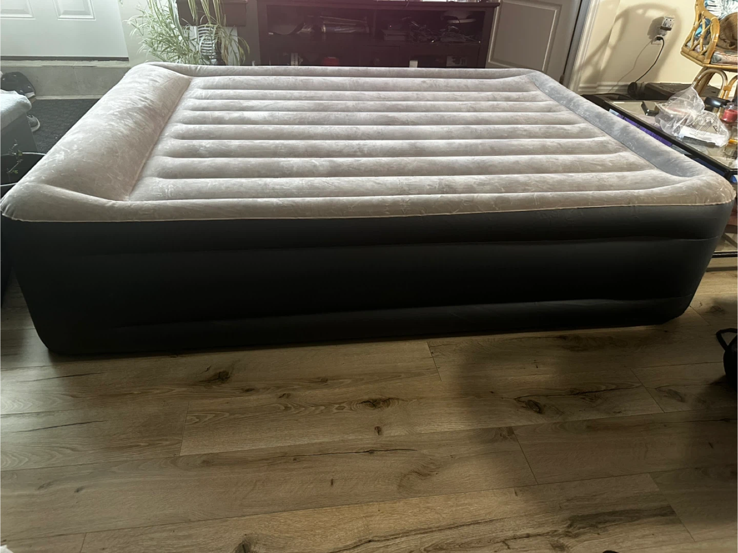 Intex Dura-Beam Plus Deluxe Pillow Raised Air Mattress - Queen