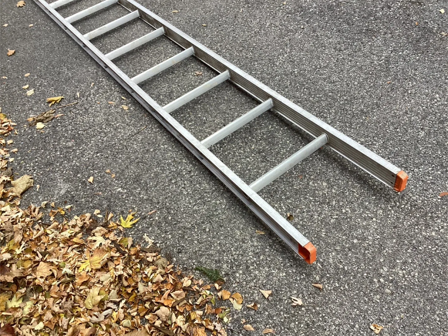 18 Ft. Aluminum Ladder ! image indicator(8)