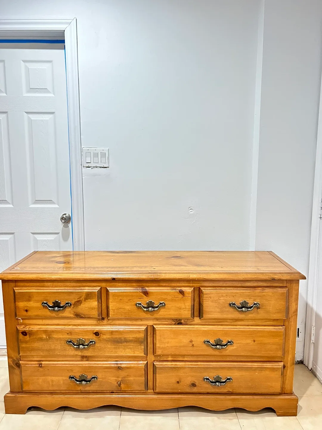 Wood Dresser with 7 Drawers image indicator(2)