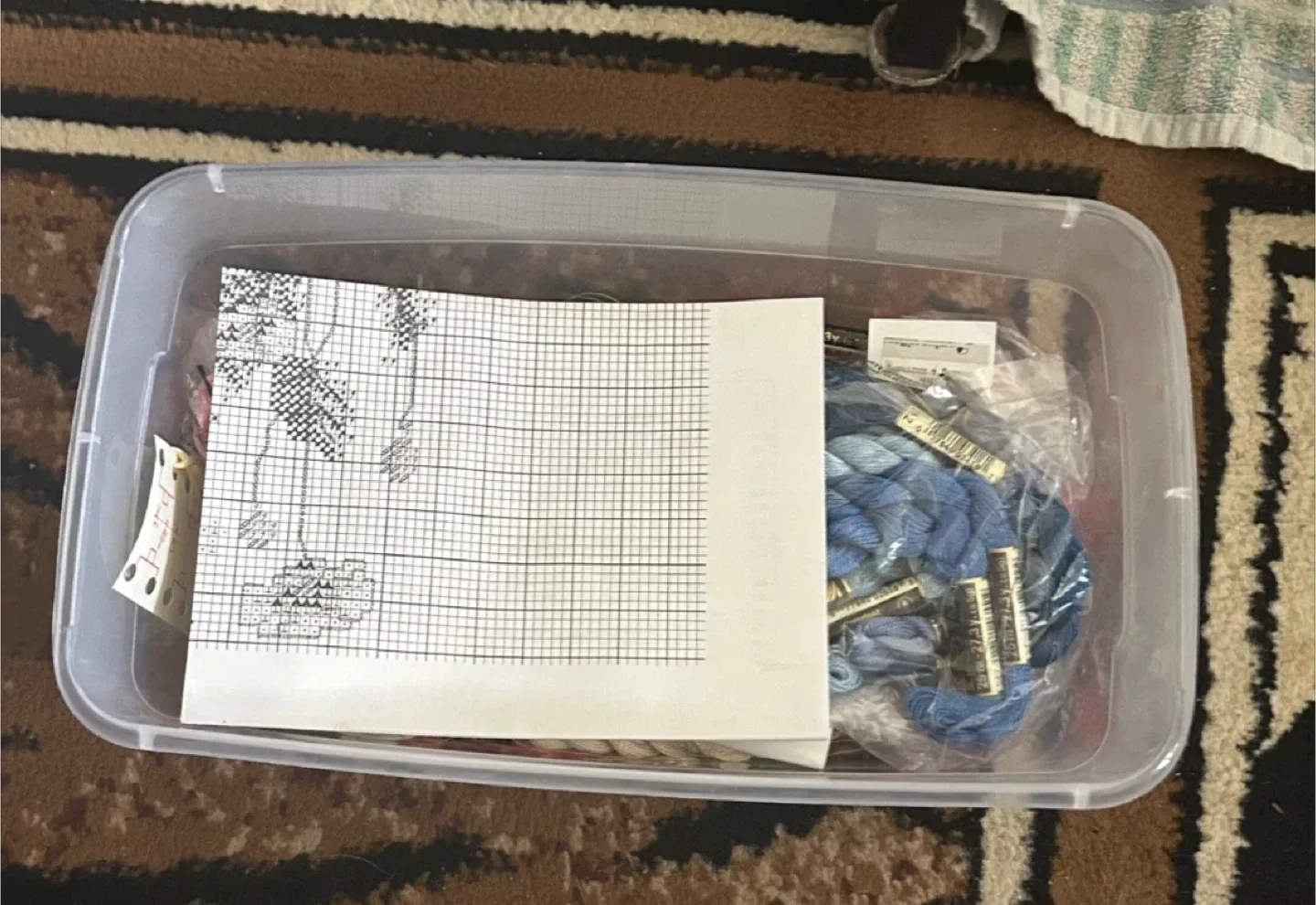 Embroidery & Sewing Supplies in Storage Container image indicator(6)