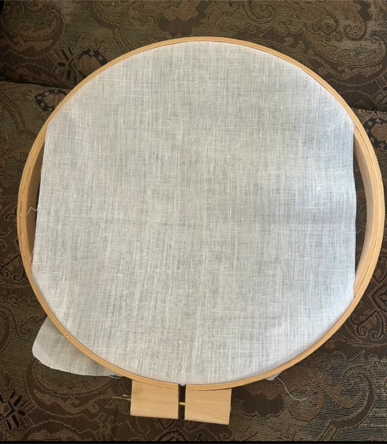 Embroidery & Sewing Supplies in Storage Container image indicator(9)