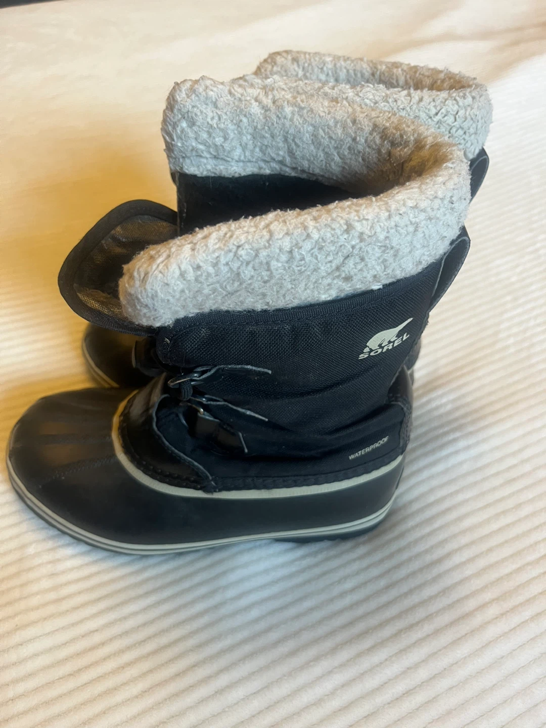 Sorel Kids Winter Boots Size 5 - photo 3