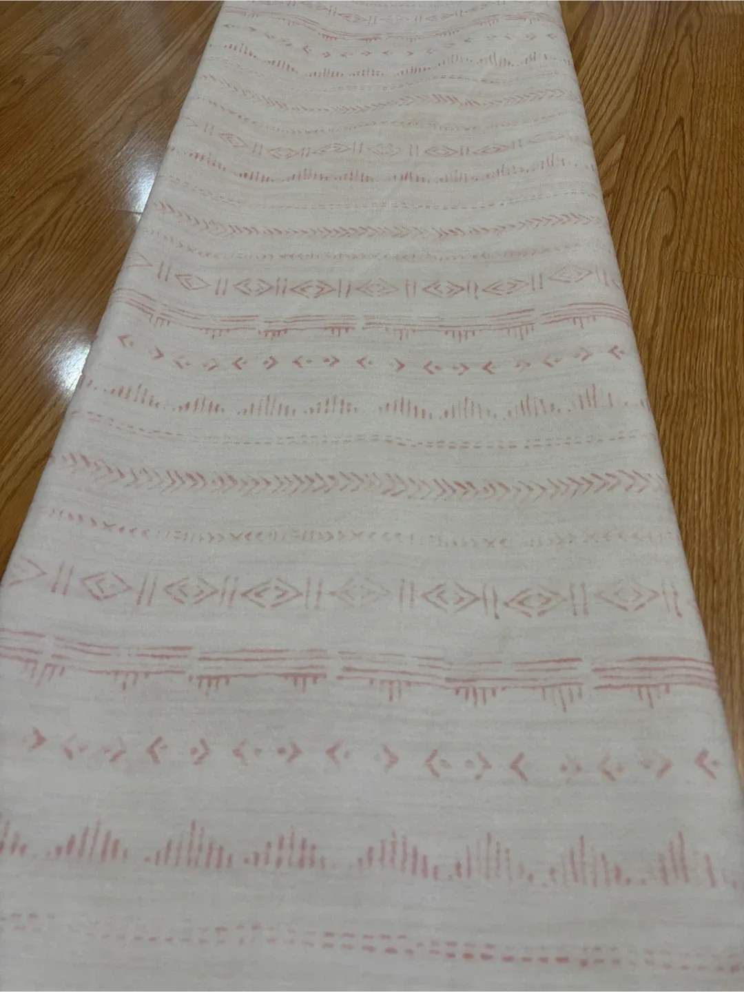 Elegant 6x9 ft Area Rug - Pink, Washable, Non slip image indicator(5)