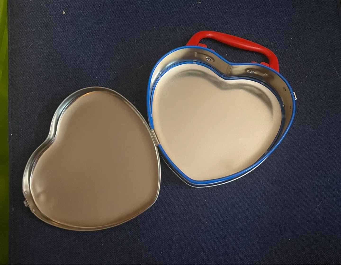 Betty Boop Heart Shaped Tin image indicator(2)