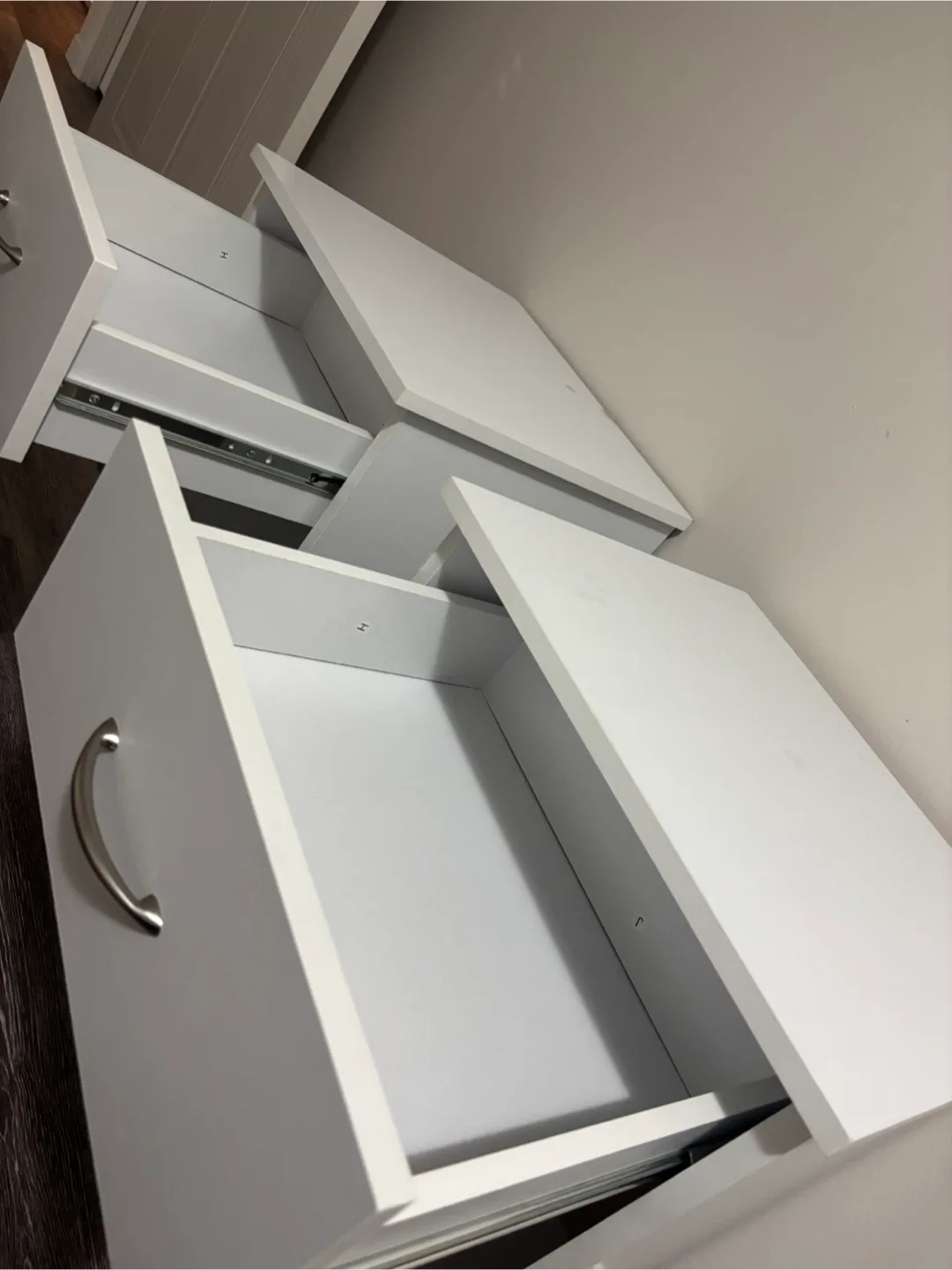 Night stand pair image indicator(2)