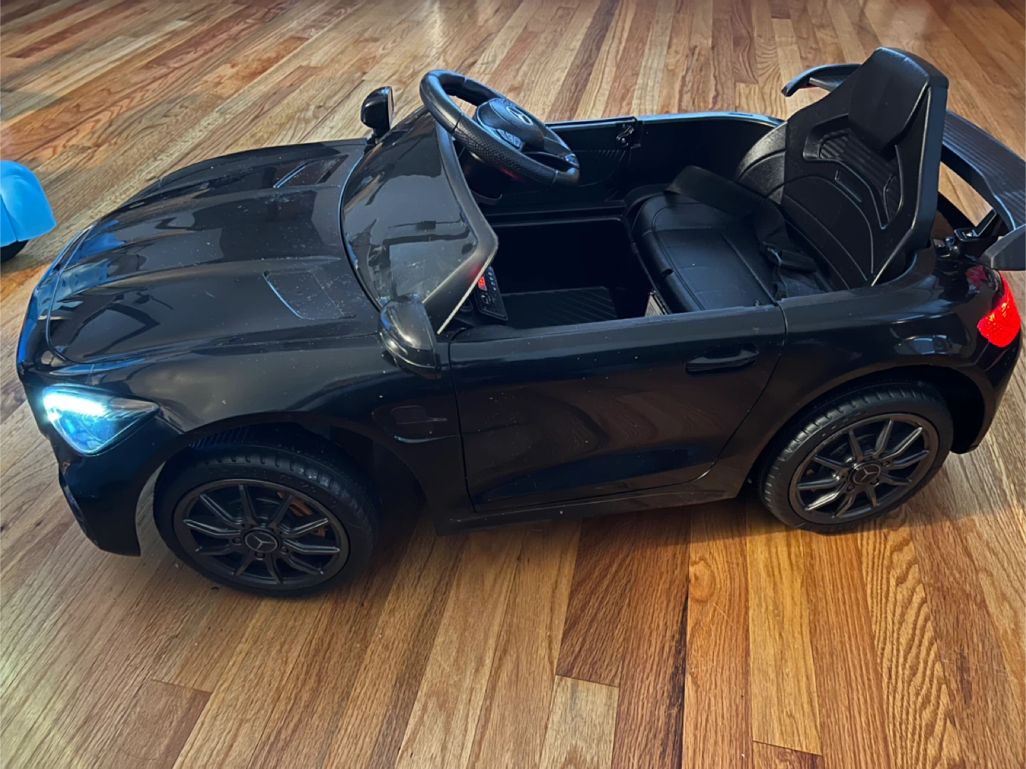 Mercedes-AMG GTR Kids Ride-On Car - photo 3
