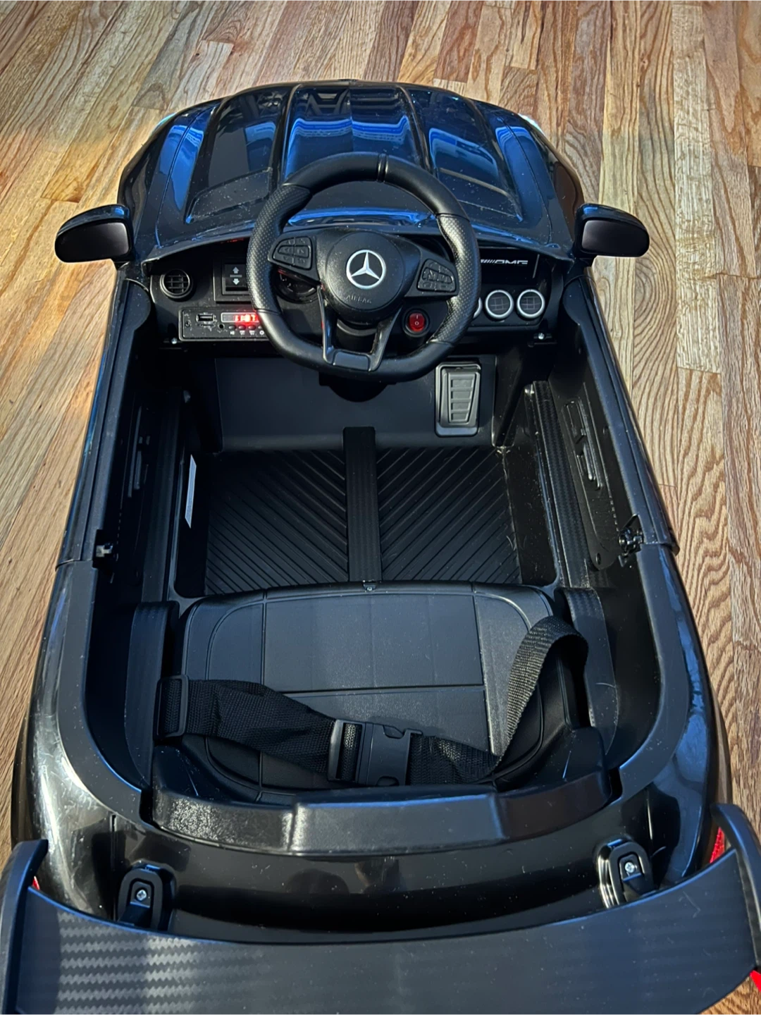 Mercedes-AMG GTR Kids Ride-On Car - photo 5