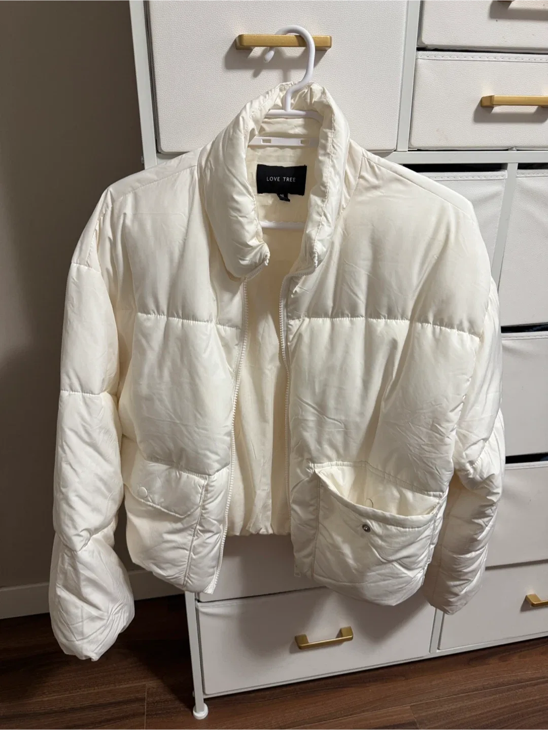 White Puffer Jacket - Size M image indicator(2)